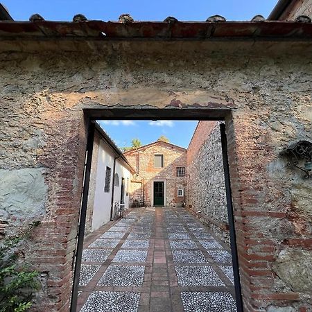 Borgo Al Canto Degli Alberi 卢卡 外观 照片